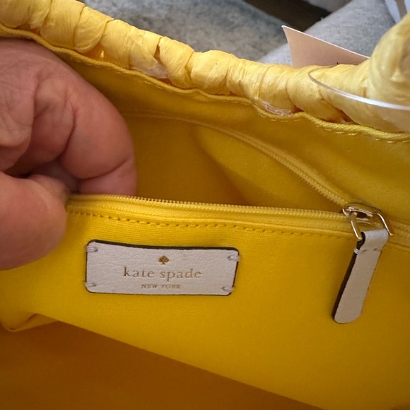KATE SPADE NEW WOVEN TOTE PICNIC PERFECT STYLE IN LEMON ACRYLIC HANDLES - Picture 9 of 15